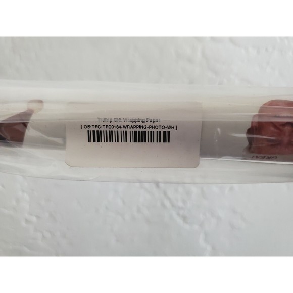 Official Trump MAKE America CHRISTMAS GREAT AGAIN Wrapping Paper Discontinued - Picture 5 of 5